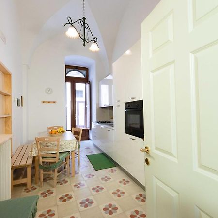 Casa Vacanza La Stradella 오스투니 외부 사진