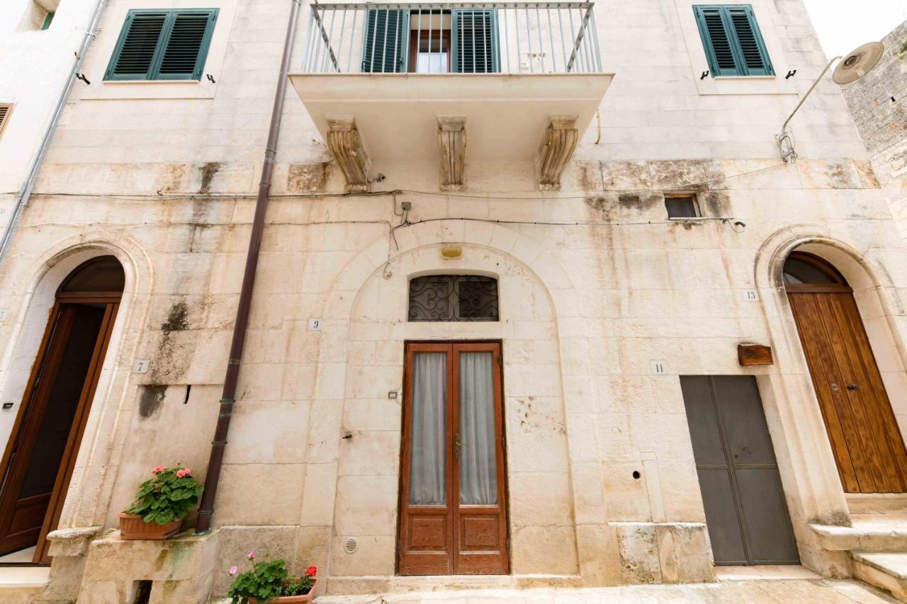 Casa Vacanza La Stradella 오스투니 외부 사진