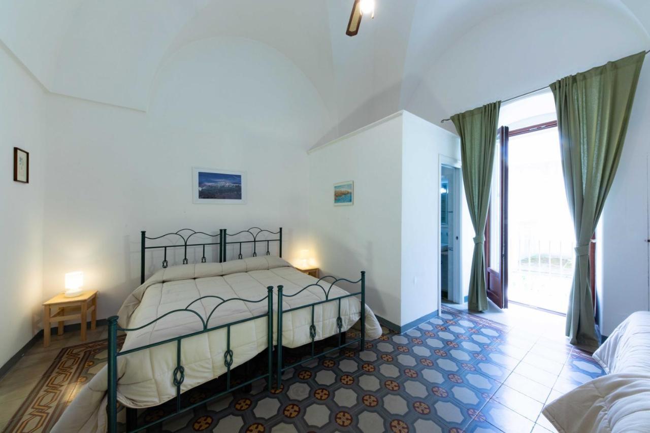 Casa Vacanza La Stradella 오스투니 외부 사진