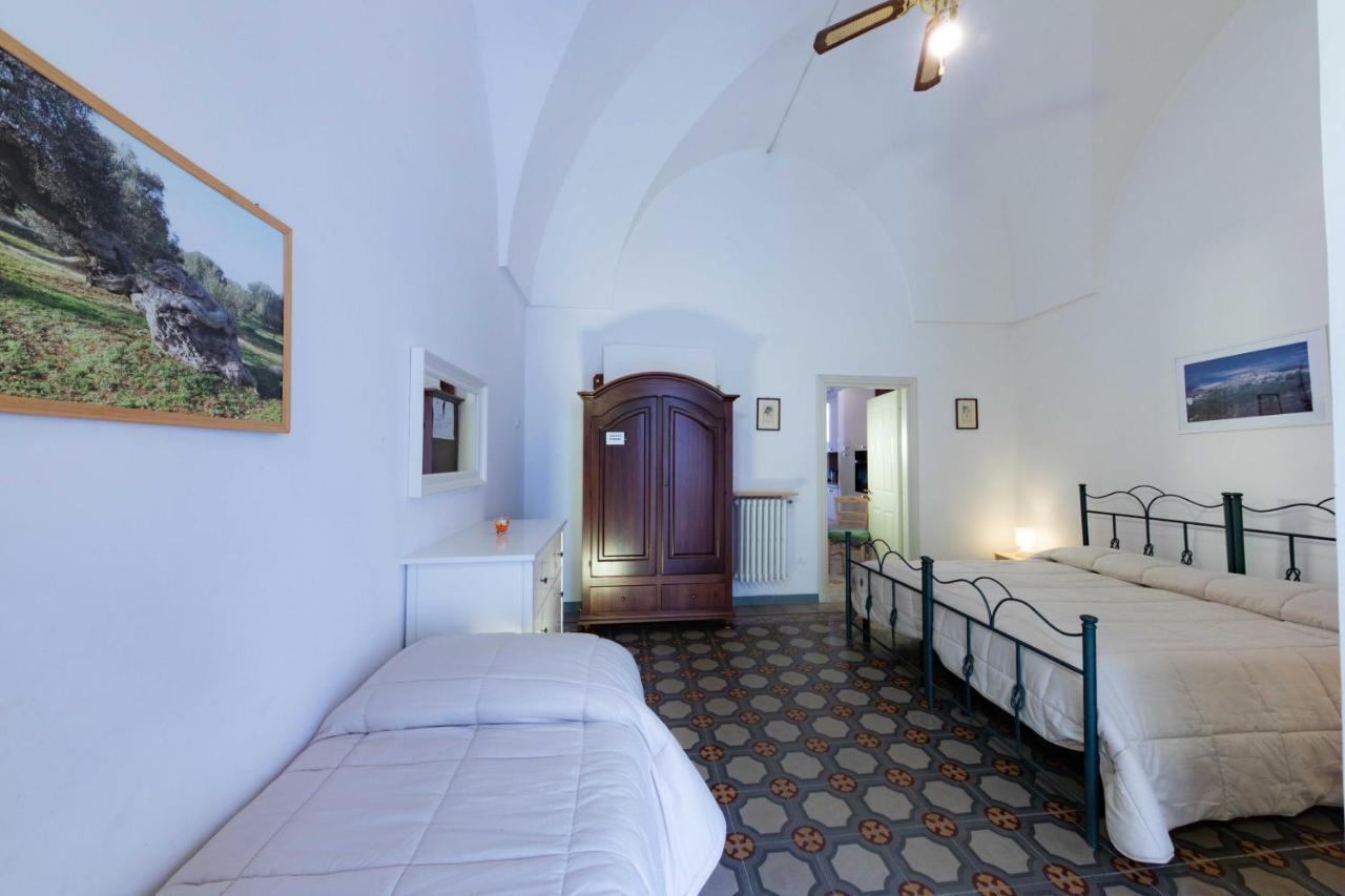 Casa Vacanza La Stradella 오스투니 외부 사진