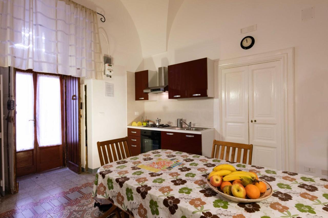 Casa Vacanza La Stradella 오스투니 외부 사진