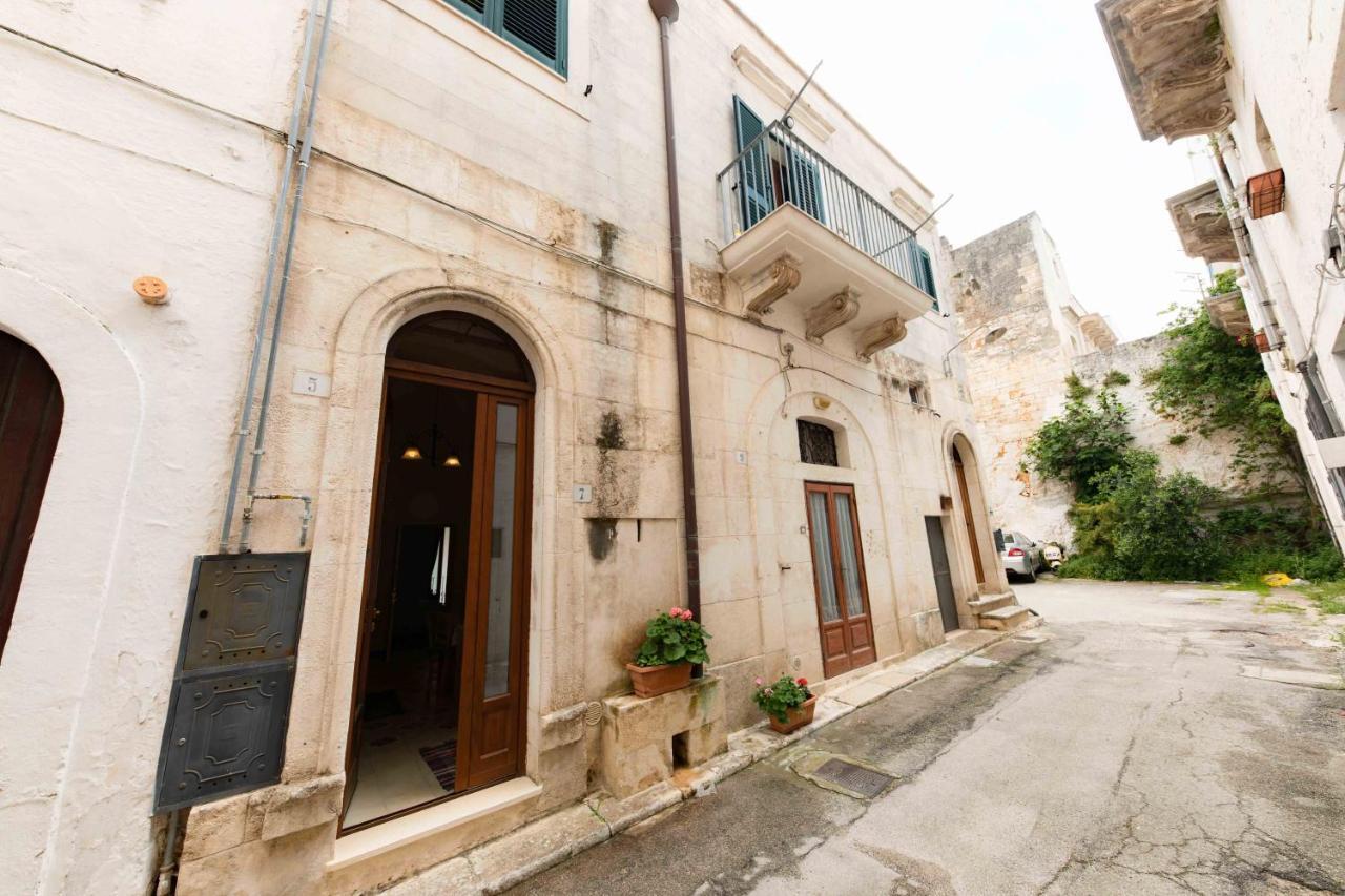 Casa Vacanza La Stradella 오스투니 외부 사진