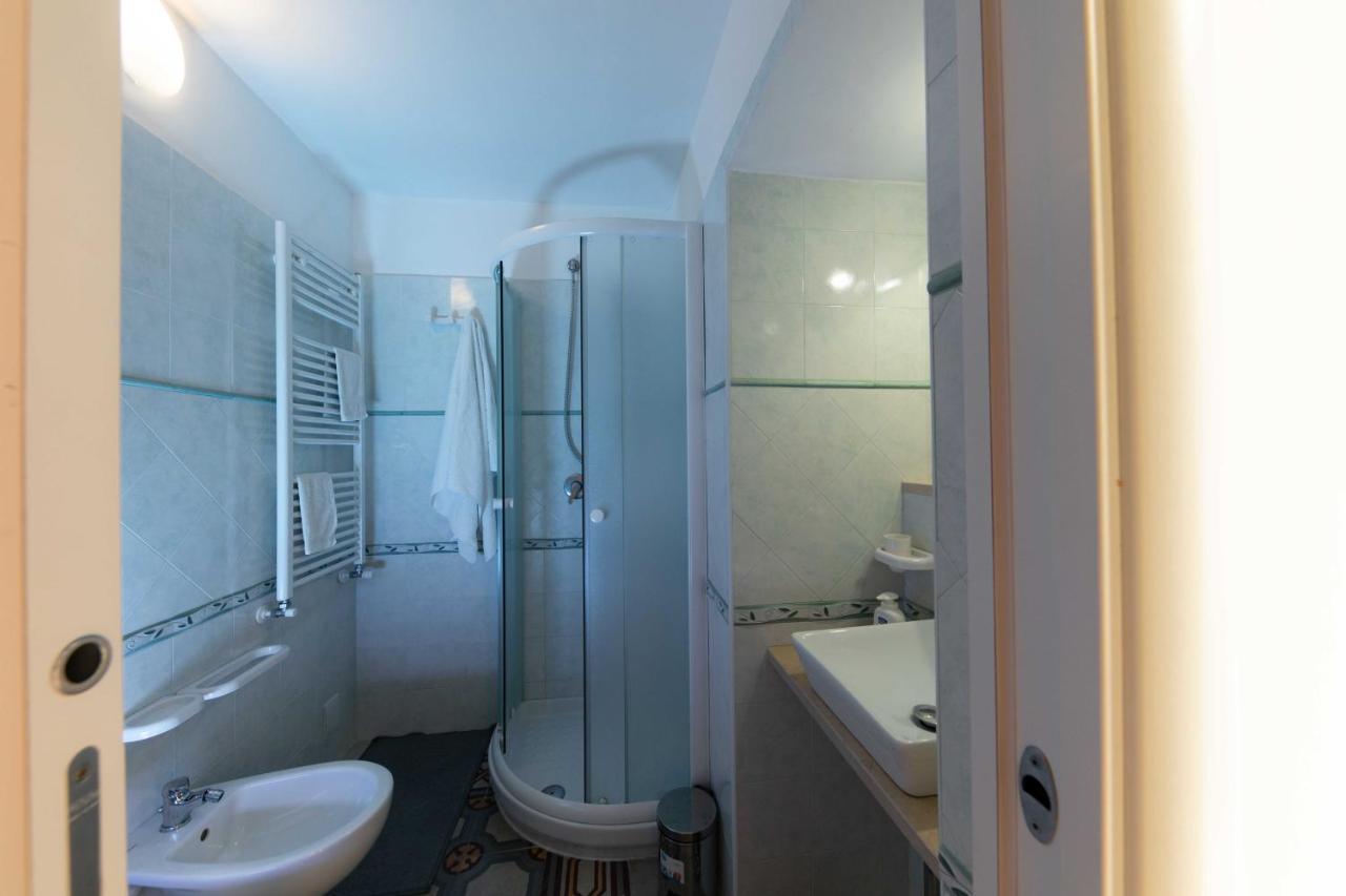 Casa Vacanza La Stradella 오스투니 외부 사진