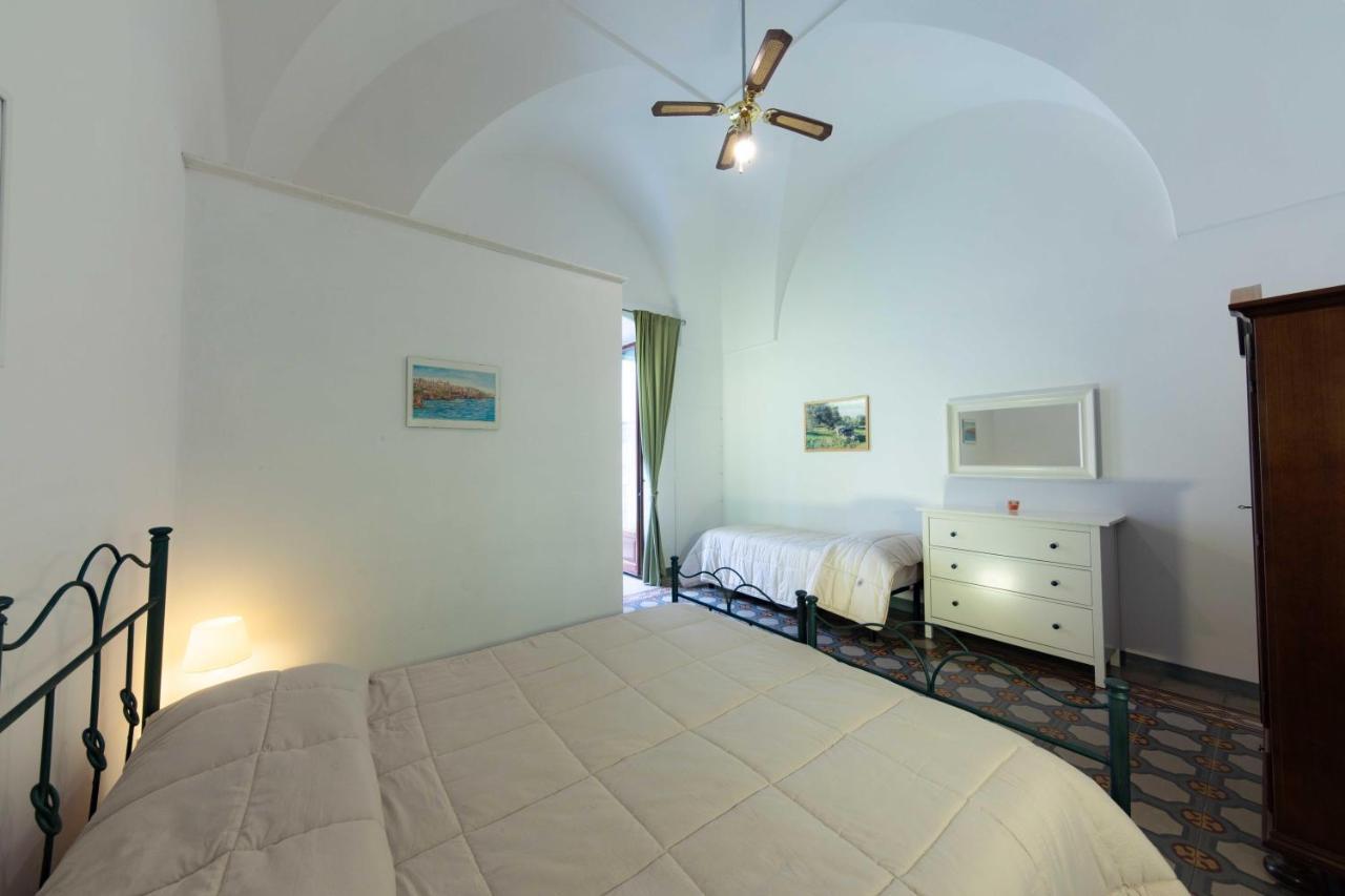 Casa Vacanza La Stradella 오스투니 외부 사진