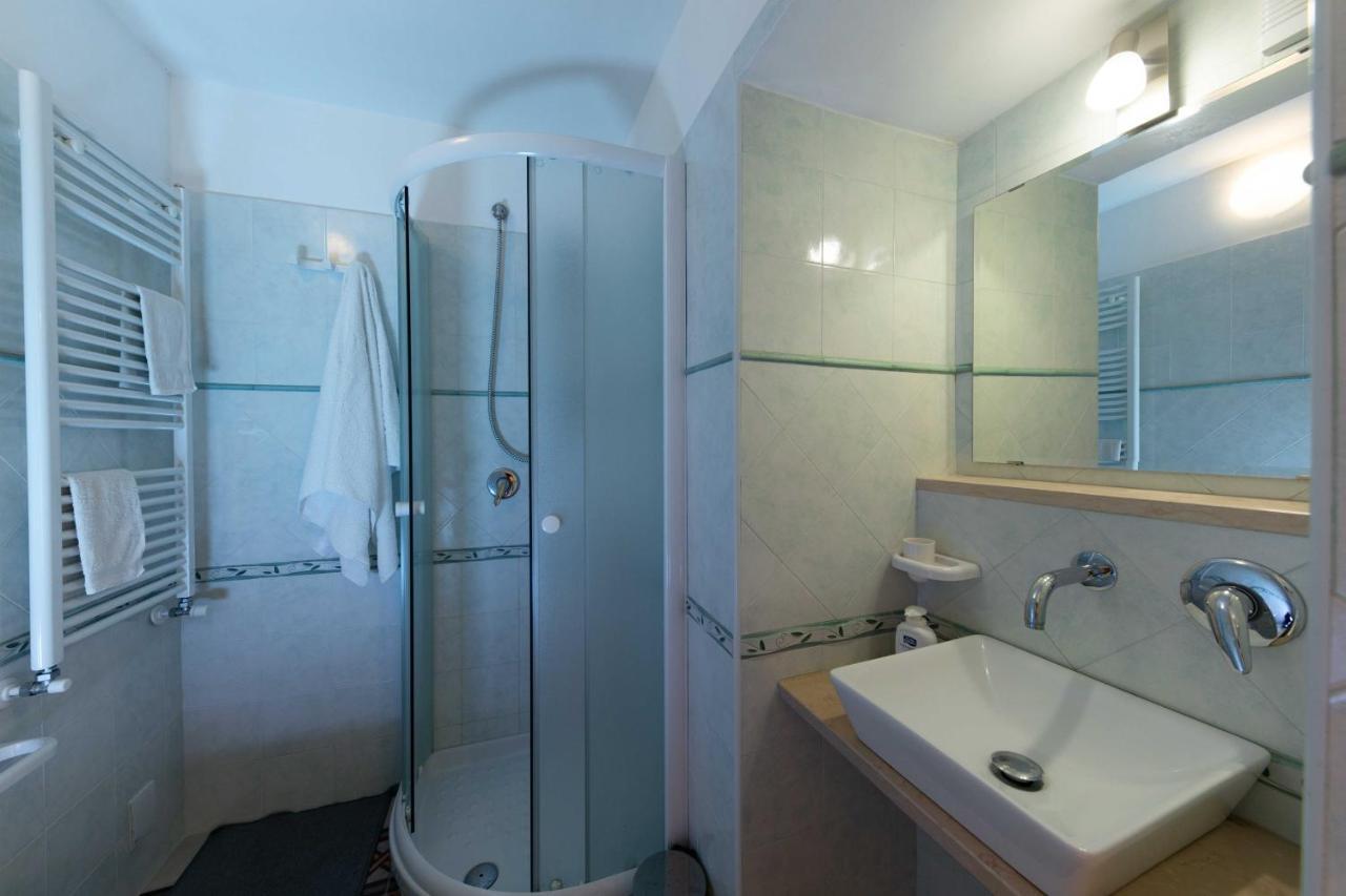 Casa Vacanza La Stradella 오스투니 외부 사진