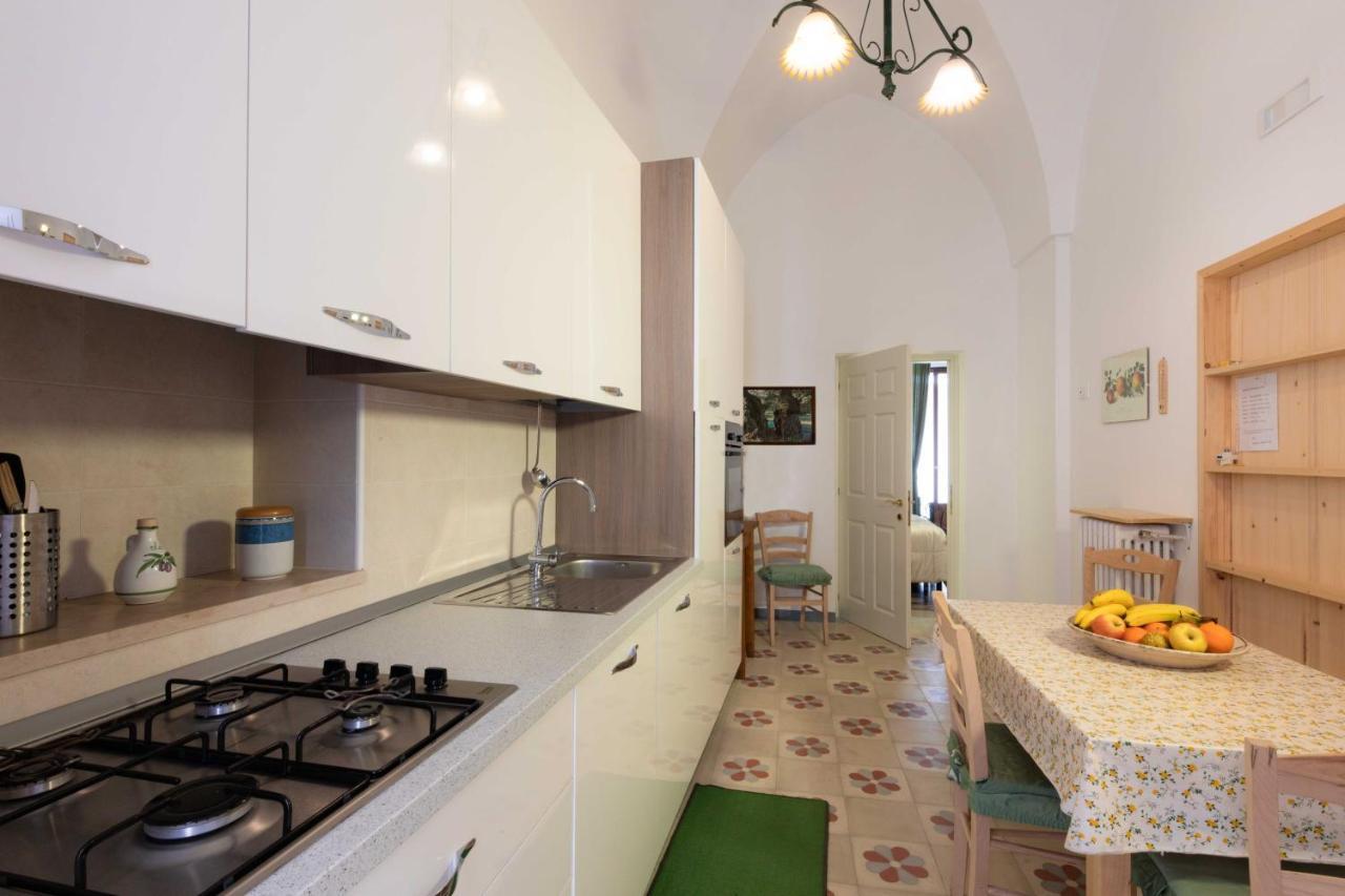 Casa Vacanza La Stradella 오스투니 외부 사진