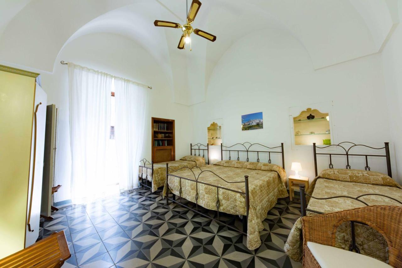 Casa Vacanza La Stradella 오스투니 외부 사진