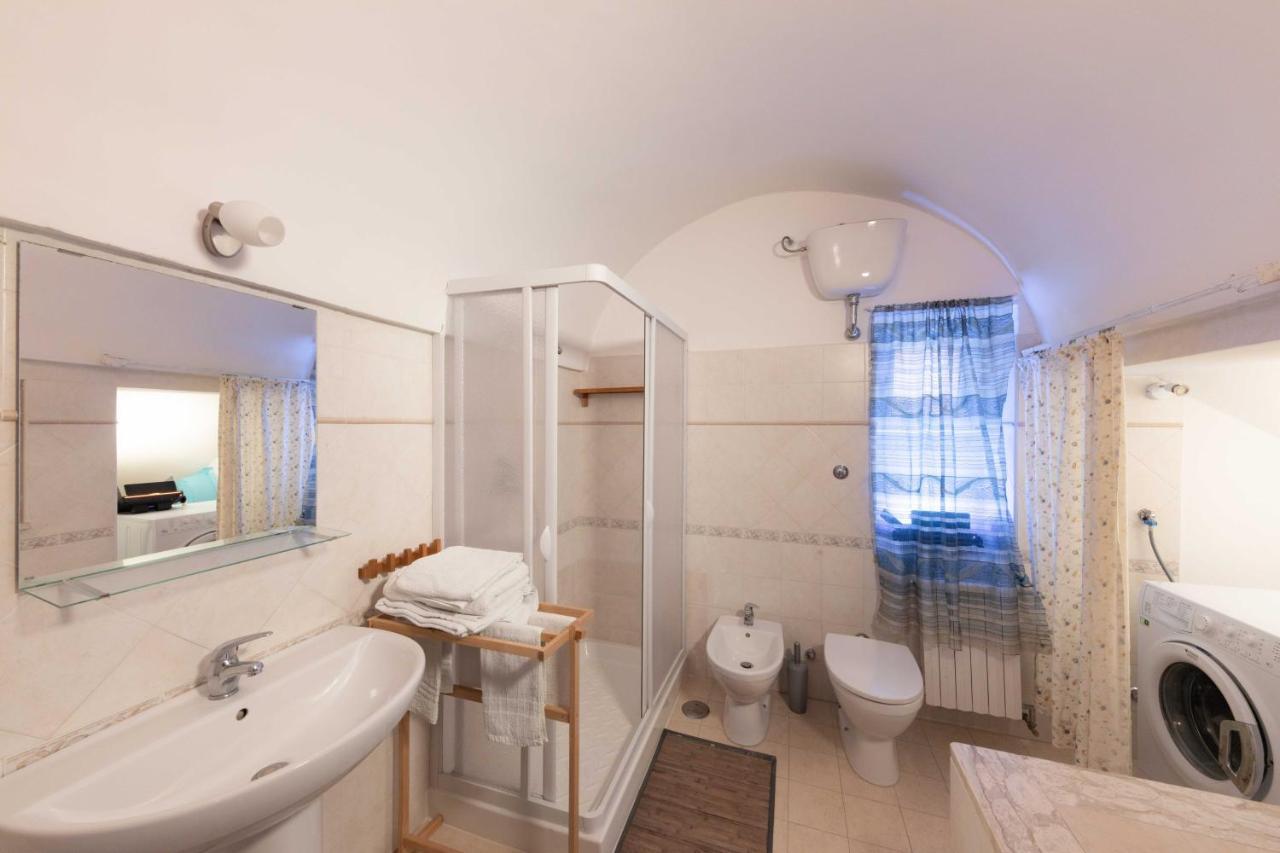 Casa Vacanza La Stradella 오스투니 외부 사진