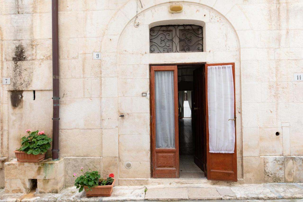 Casa Vacanza La Stradella 오스투니 외부 사진