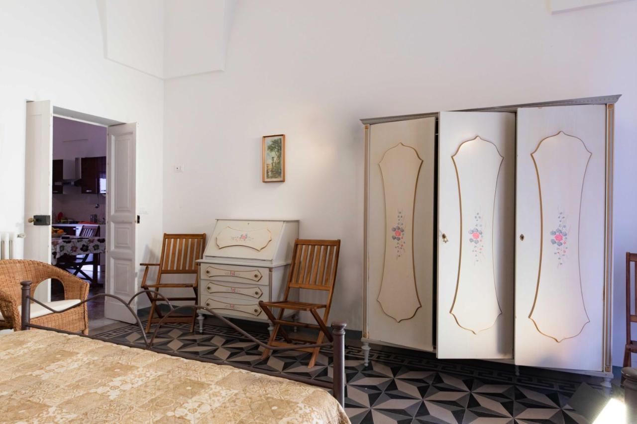 Casa Vacanza La Stradella 오스투니 외부 사진