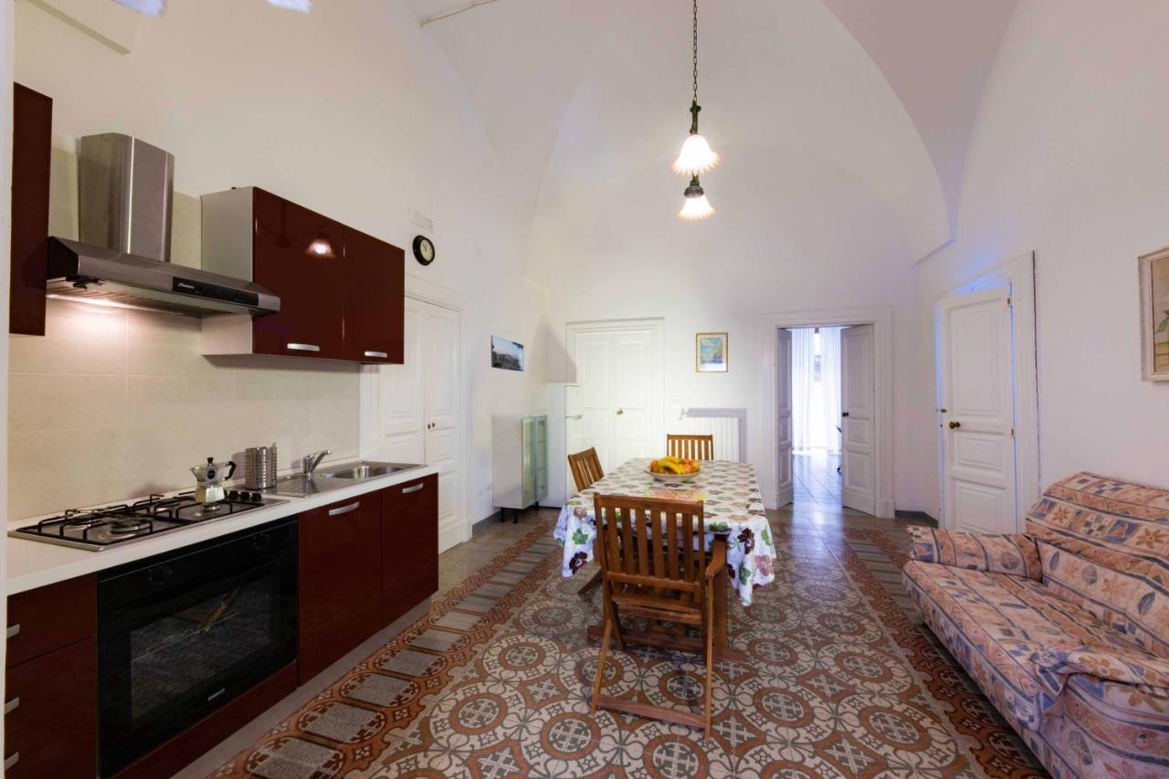 Casa Vacanza La Stradella 오스투니 외부 사진